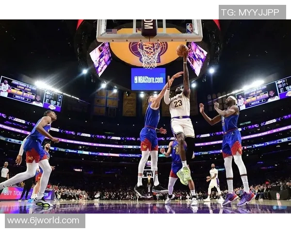 詹姆斯创历史新纪录成为首位达成四万分一万板一万助的球员