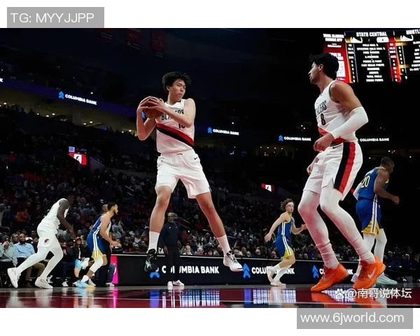 鹈鹕与开拓者激战四月十五日球迷期待精彩对决与精彩表现